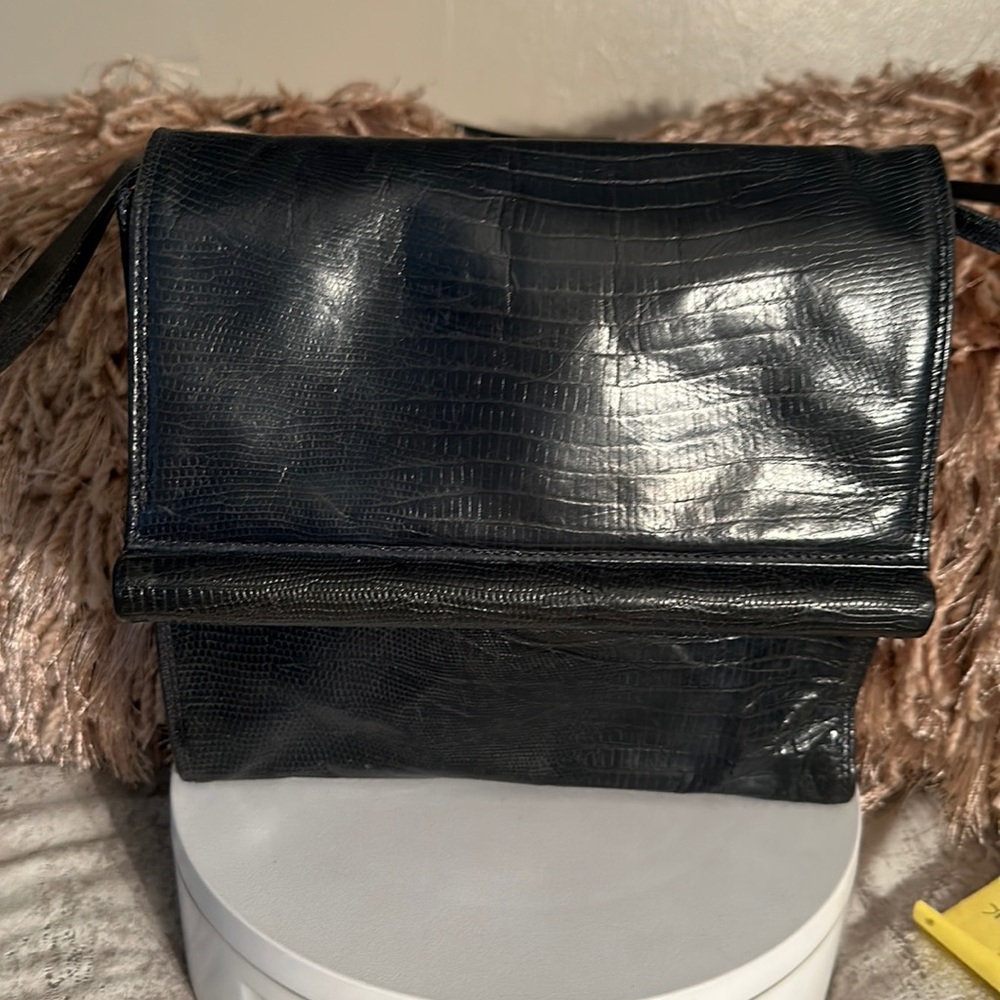 Hamrah’s Vintage Made in Italy Crocodile embossed full leather purse.